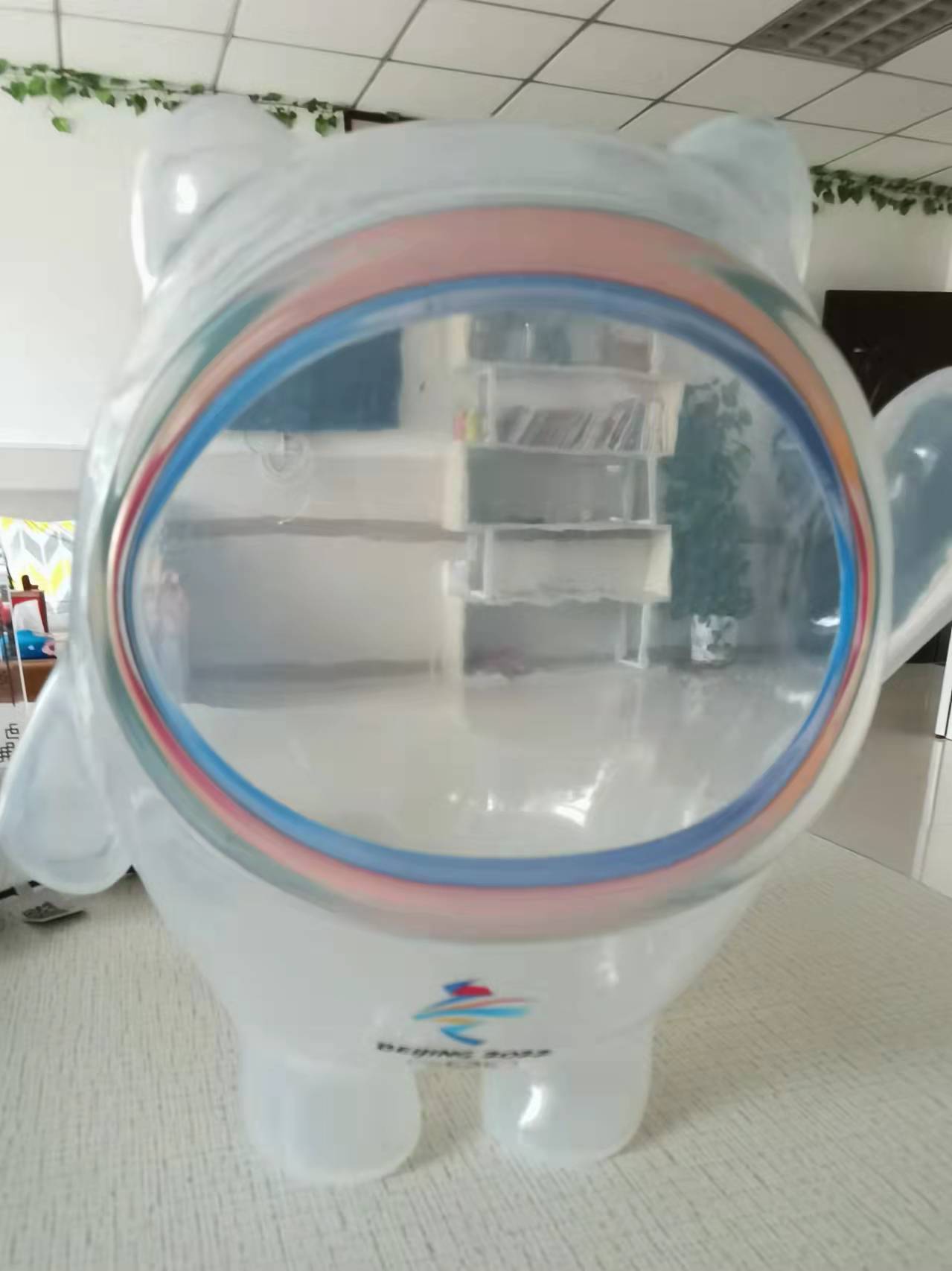 冰墩墩的硅膠外殼黃變是正常現(xiàn)象嗎？